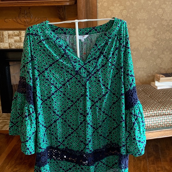 Crown and Ivy never worn bell sleeve blouse.‎ - Picture 1 of 5